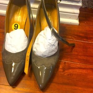 Gray suede and vernis shoes